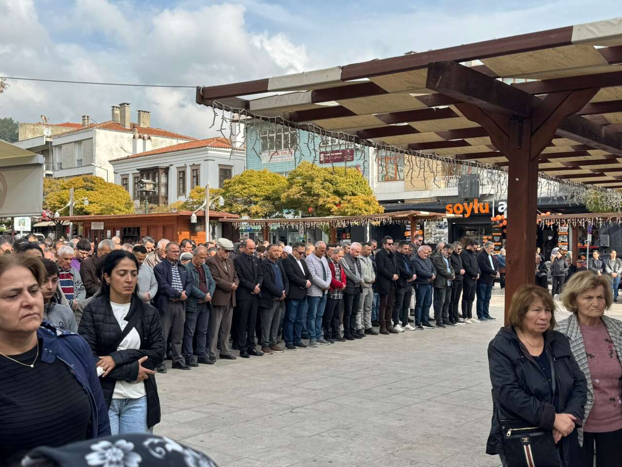 Muğla’da Siyaseti Buluşturan Cenaze... CHP Muğla İl Başkanı Nail Kızıl’ın Babası Dualarla Son Yolculuğuna Uğurlandı 10